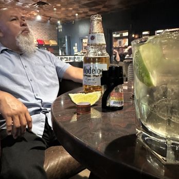 Churchill's Fine Cigars - Great drinks - Tobacco Shops Near Me - Phoenix, Arizona