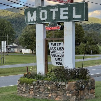 Hillside - Hotels Near Me - Luray, Virginia Hillside - Hotels Near Me - Luray, Virginia