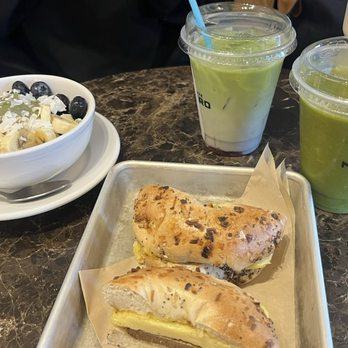 Nero Kitchen By Caffe Nero - Coconut Chia Overnight Oats and Vegan Breakfast Sandwich on everything Bagel, Matcha Latte, Smoothie - Coffee & Tea Near Me - Providence, Rhode Island
