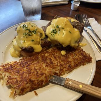 Mix Huevos - Wellington Benedict - Breakfast & Brunch Near Me - San Jose, California Mix Huevos - Wellington Benedict - Breakfast & Brunch Near Me - San Jose, California