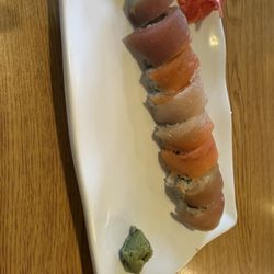 Kobe Japanese Restaurant - Rainbow roll