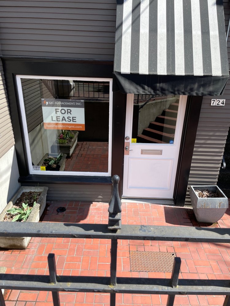 CLOGSNMORE Updated October 2024 19 Reviews 724 NW 23rd Ave