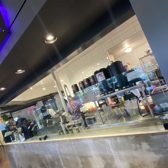 Grapeholic - Open drink assembly line.  Hustling employees.  Still don't know what grape tea is though.. is it the brand or actually a tea??? - Coffee & Tea Near Me - Millbrae, California