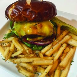Healthy Eatz Vegetarian Cafe & More - Beyond Burger w/vegan cheese & fries