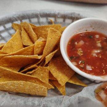 El Chaparro - Chips and Salsa (free) - Mexican Near Me - Lincoln, Nebraska El Chaparro - Chips and Salsa (free) - Mexican Near Me - Lincoln, Nebraska