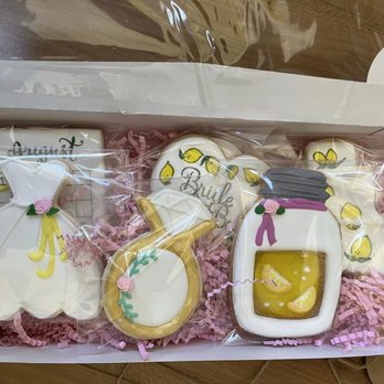 Wennie Planet Cakery - Bakeries Near Me