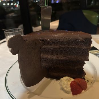 Smith & Wollensky - Boston - Chocolate cake - Steakhouses Near Me - Boston, Massachusetts