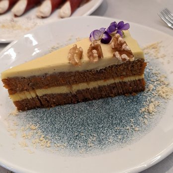 Levél - Carrot cake - Vegan Near Me - Madrid, M Levél - Carrot cake - Vegan Near Me - Madrid, M