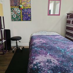 Anna's Emerald Oasis