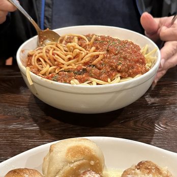 Bocca Bistro - Pasta with Bolognese and garlic knots - Italian Near Me - Boone, North Carolina Bocca Bistro - Pasta with Bolognese and garlic knots - Italian Near Me - Boone, North Carolina