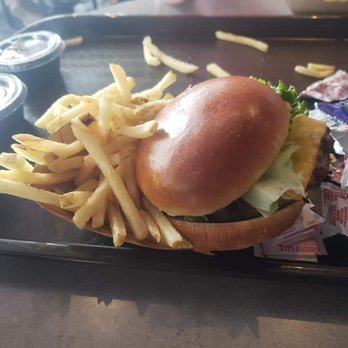 Cosmic Ray's Starlight Café - Hamburger - Sandwiches Near Me - Orlando, Florida