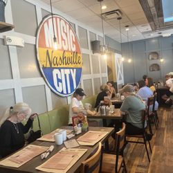 First Watch - Dining area
