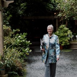 Elizabeth River Wedding Officiant & Storyteller