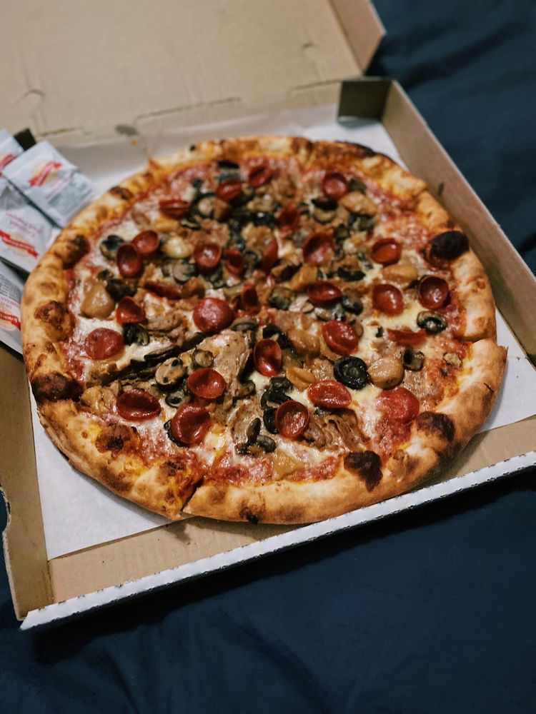 THOSE GUYS PIES 509 Photos & 684 Reviews Pizza 2916 Lake E Dr