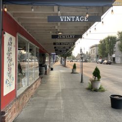 The Courtyard on Sixth