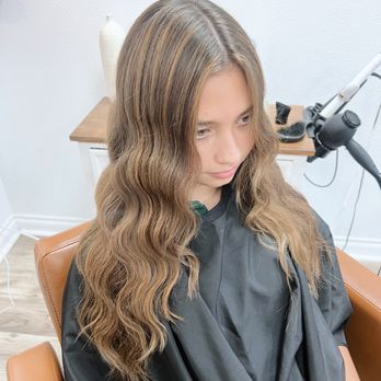 Dahlia Studio - Subtle Caramel Lived-in Highlights - Hair Stylists Near Me - Camarillo, California Dahlia Studio - Subtle Caramel Lived-in Highlights - Hair Stylists Near Me - Camarillo, California