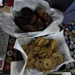 1903 Bar and Kitchen - Wings and fries