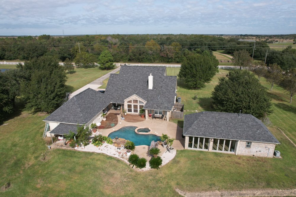 Slide of Vista Roofing and Restoration