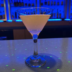 W XYZ Bar - Rose Lemon Drop Martini