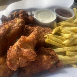 Dallasite - Wings w a side of fries