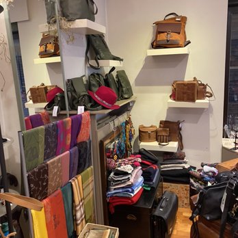 Accolade - Scarfs and bags. - Leather Goods Near Me - Etterbeek, BRU