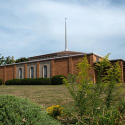 Christ Evangelical Lutheran Church - Christ Lutheran Church, at the corner of Route 83 and Lake Road in Avon Lake, Ohio.