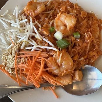 Sizzling Thai Kitchen - Shrimp Pad Thai Noodle. - Thai Near Me - Downey, California Sizzling Thai Kitchen - Shrimp Pad Thai Noodle. - Thai Near Me - Downey, California