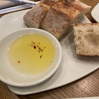 California Pizza Kitchen - Complimentary bread - Pizza Near Me - Honolulu, Hawaii