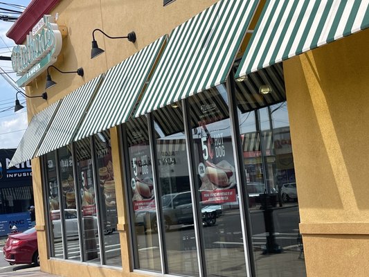 Nathan's Famous by null