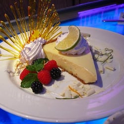 Aquarium Restaurant - The best Keylime pie(Better resolution)