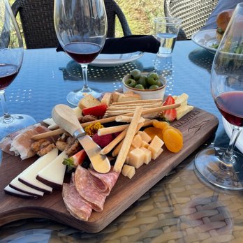 Calcareous Vineyard - Wine Tasting Room Near Me - Paso Robles, California