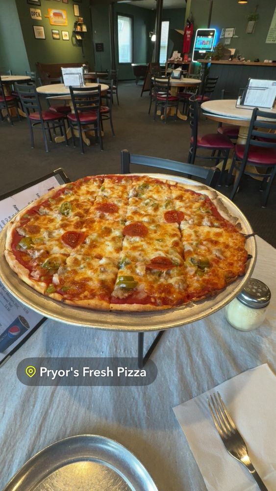 Food from Pryor's Fresh Pizza