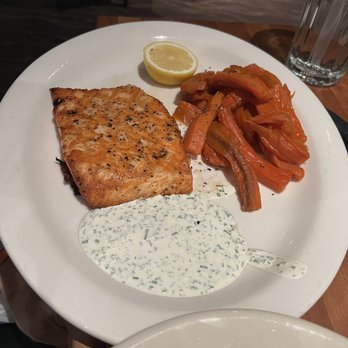 The White Chocolate Grill - Grilled Chicken or Salmon Pesto - American Near Me - Phoenix, Arizona