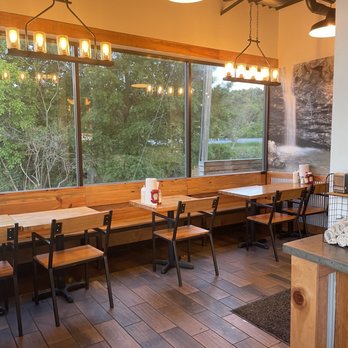 Creekside BBQ - Inside dining - Barbeque Near Me - Pelham, Alabama