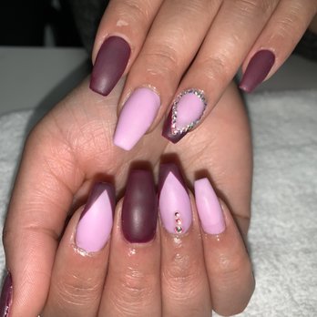 E&R Nails Salon - Nail Salons Near Me - Hamilton, Ontario