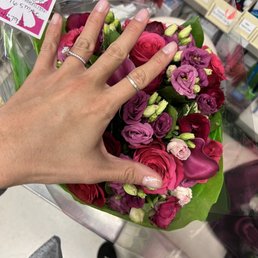 Paid $157.18 for delivery and taxes, this is NOT a LARGE bouquet. and they omitted the peonies I paid for. Paid $157.18 for delivery and taxes, this is NOT a LARGE bouquet. and they omitted the peonies I paid for.