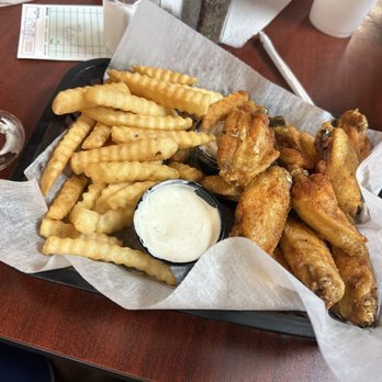 Smokin-PO-Boys Bbq - Butter dry rub wings with fries - Barbeque Near Me - Winder, Georgia Smokin-PO-Boys Bbq - Butter dry rub wings with fries - Barbeque Near Me - Winder, Georgia