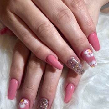 Guccio Nail Spa - Nail Salons Near Me - Corona, California
