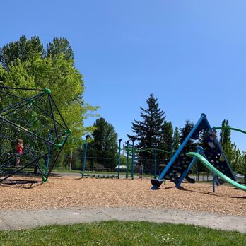 Wilson Playfields - Lots of climbing things for the kids - Baseball Fields Near Me - Kent, Washington Wilson Playfields - Lots of climbing things for the kids - Baseball Fields Near Me - Kent, Washington