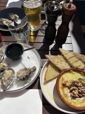 Public Kitchen and Bar by null