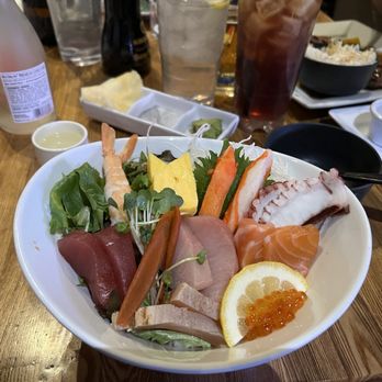Kabuki Japanese Restaurant - Chirashi Sushi Lunch - Japanese Near Me - Glendale, Arizona