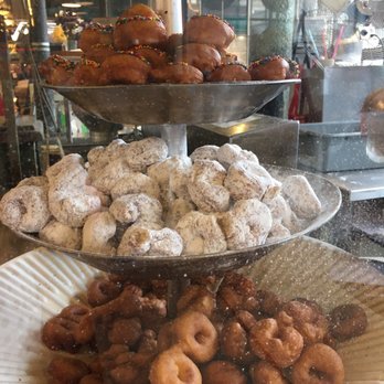 Daily Dozen Doughnut - Bakeries Near Me - Seattle, Washington