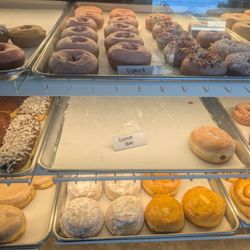 Puck's Donuts