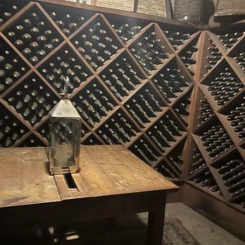 Beringer Vineyards - Fun private rooms - Wineries Near Me - St. Helena, California