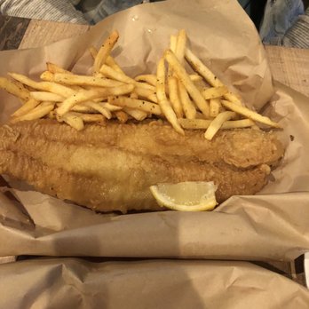 Mack's Bar & Grill - Dive Bars Near Me - St. Louis, Missouri