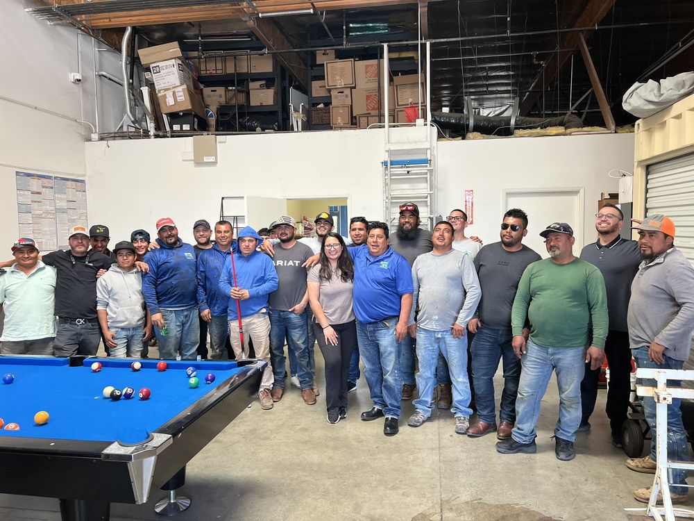 Slide of R&R Roofing