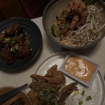 Hobgoblin Bar - Pad Grilled Shrimp Phad Thai, Squid Tentacle Kara-age - Bars Near Me - Boston, Massachusetts Hobgoblin Bar - Pad Grilled Shrimp Phad Thai, Squid Tentacle Kara-age - Bars Near Me - Boston, Massachusetts