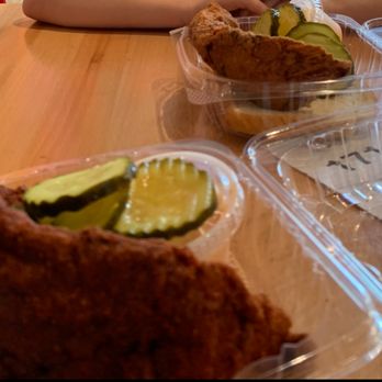 Dave's Hot Chicken - Sandwiches Near Me - Brooklyn, New York