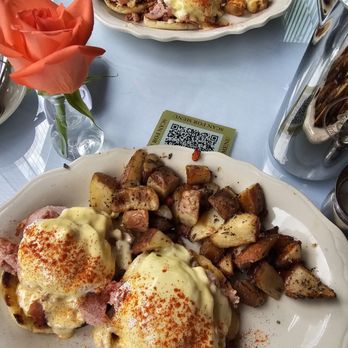Cafe Intermezzo - Eggs Benedict - Coffee & Tea Near Me - Nashville, Tennessee Cafe Intermezzo - Eggs Benedict - Coffee & Tea Near Me - Nashville, Tennessee