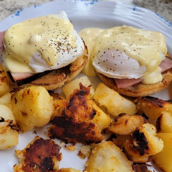 Mass Ave Diner - Eggs benedict and home fries! - Diners Near Me - Cambridge, Massachusetts